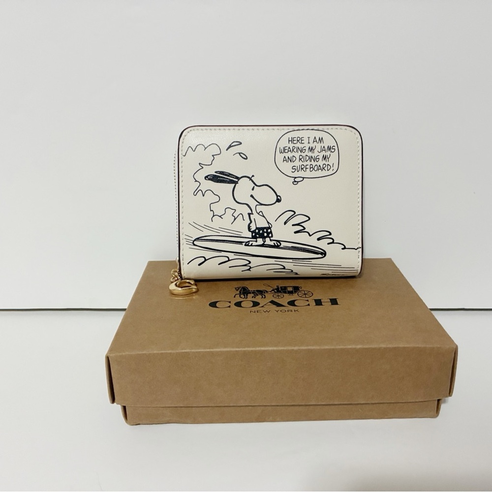 🌸New Coach X Peanuts Zip Around Medium Wallet With Snoopy Print